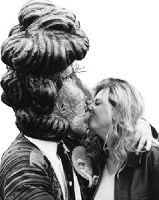 Kiss!